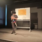 Kot w butach na scenie