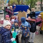 Grupa Pszczółki wie jak segregować odpady.jpg