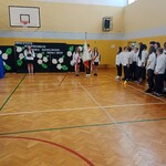 Klasy ósme podczas uroczystości rozpoczęcia roku szkolnego 2026/27