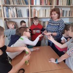 losowanie tytułów wierszy w klasie 2b