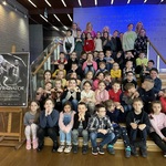 2. Klasa 2A, 2B, 3A w Teatrze Polskim- oczekiwanie na spektakl Ferdynand Wspaniały.jpg