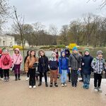 14. Klasa 2B - gra miejska w Parku Łazienkowskim.jpg