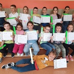 klasa 2a z dyplomami