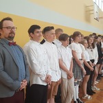 klasa 8b z wychowawcą.jpg