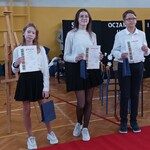 troje uczniów nagrodzonych w konkursie 