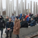 uczniowie klasy va i Vb przed muzeum