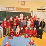 Uczniowie klasy 3a z Mikołajem