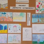 Tablica z pracami plastycznymi uczniów