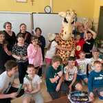 Klasa 4a z Żyrafką Lokatką