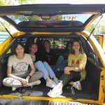 uczennice 6b w samochodzie