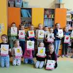 Zdjęcie grupowe dzieci z grupy Zajączki