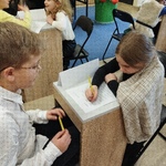 Uczniowie naszej szkoły rozwiązują test