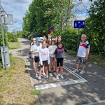 Wspólne ćwiczenia przed jazdą rowerem