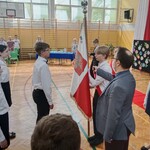 Przekazanie sztandaru młodszym kolegom