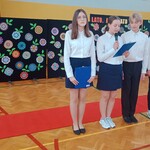 Podziękowania i pożegnanie wygłoszone przez uczniów z klasy 8A 