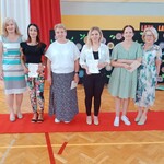 Rodzice współpracujący i wspierający szkołę i nauczycieli z Panią Dyrektor i Panią Wicedyrektor