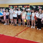 Uczniowie klasy 4A śpiewają piosenkę