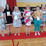 Rodzice współpracujący i wspierający szkołę i nauczycieli z Panią Dyrektor i Panią Wicedyrektor