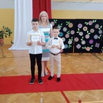  Uczniowie wyróżnieni w konkursie Kangur Matematyczny  z Panią Wicedyrektor