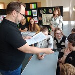 Drużyna klas szóstych odpowiada a pytanie