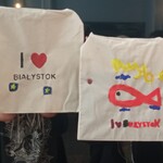 Pamiątkowe torby wykonane przez uczennice  z klasy 7