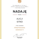 Akt nadania tytułu honorowego Profesora Oświaty pani dyrektor Alicji Sitko