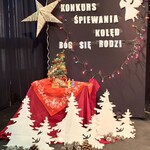 1. dekoracja sceny  Bóg się rodzi.jpg