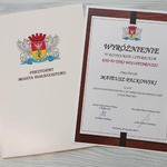 Dyplom z wyróżnieniem dla Mateusza Palkowskiego kl 8A.
