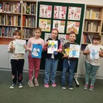 Uczestnicy konkursu prezentują swoje prace