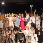 Uczestnicy parady przebrani za bogów z mitologii