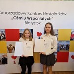 Uczennice z klasy VIII B z tytułem finalisty konkursu Ośmiu Wspaniałych