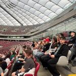 Uczniowie na trybunach stadionu PGE Narodowego