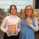Oliwia z panią Agnieszką Suchowierską