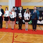 Uczniowie wyróżnieni za udział w poczcie sztandarowym