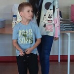 Uczeń który oddał głos na zespół nr 5 który otrzymał  nagrodę publiczności w Konkursie Tańca klas I - III