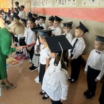Pasowanie na ucznia klasy I przez Panią dyrektor