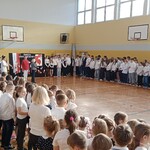 Uczniowie naszej szkoły przygotowani do odśpiewania hymnu