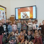 Biedronki w bibliotece.jpg