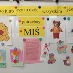 tablica informacyjna z okazji święta Pluszowego Misia.jpg