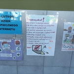 Plakaty na temat internetu wykonane przez uczniów