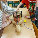 Dzieci uczą się anatomii człowieka